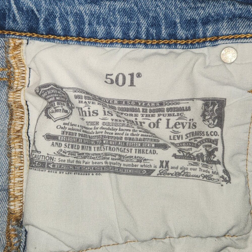Levi’s 501 Medium Wash Mid-Rise Distressed Cut-Off Denim Shorts  W29 (#2) - Picture 10 of 11